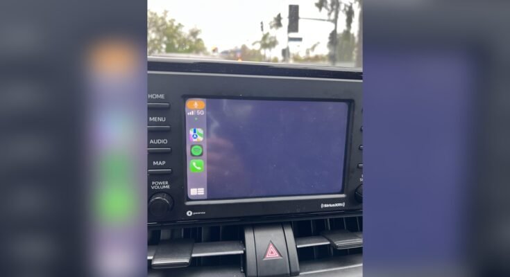 Why is Spotify Not Working on Apple Carplay