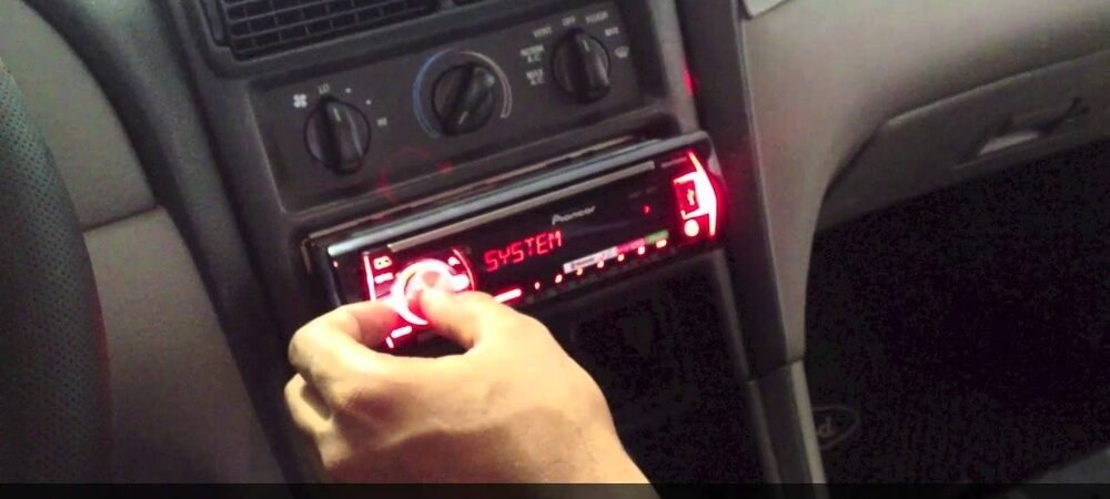 How to Set Car Stereo Clock