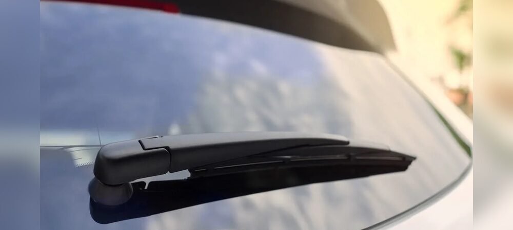 What is the Difference between Front And Rear Wiper Blades
