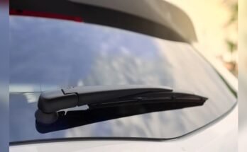 What is the Difference between Front And Rear Wiper Blades