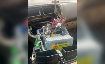 Why Car Stereo Turns off Randomly