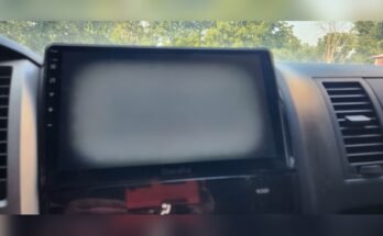 Why Stereo Screen Turns Black