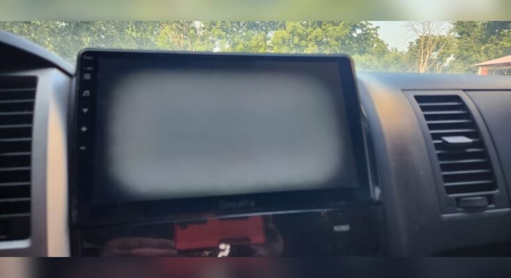 Why Stereo Screen Turns Black