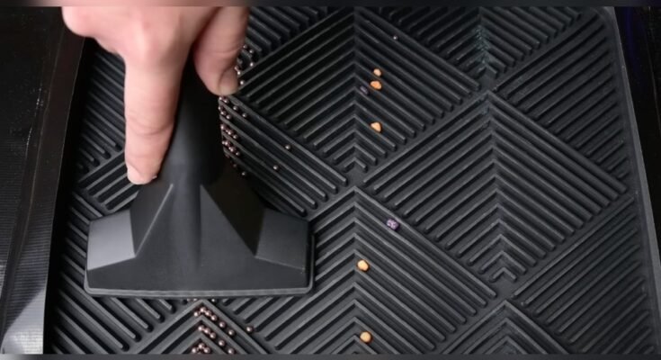 Can Car Vacuums Pick Up Large Debris