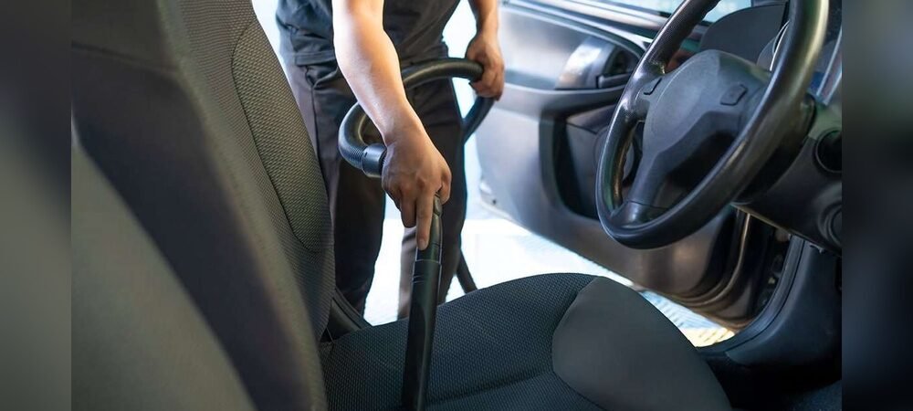 How to Clean And Maintain a Car Vacuum