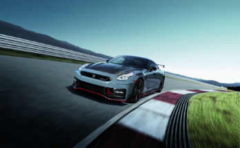 Nissan GT-R Premium Vs NISMO
