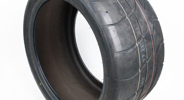 What Tire Sizes Does The Nissan GT-R Use?