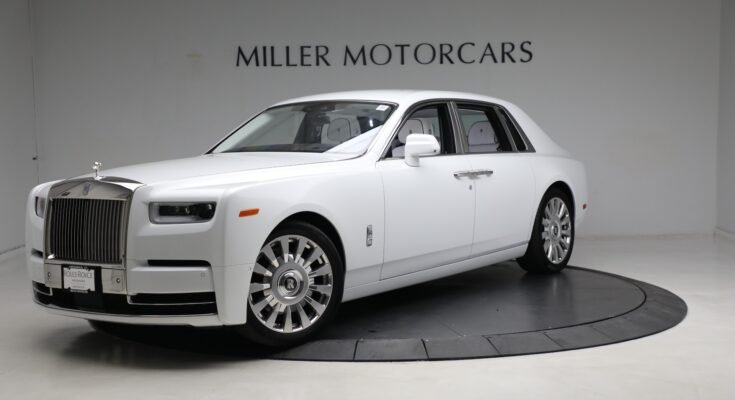What Engine Does The Rolls-Royce Phantom Use