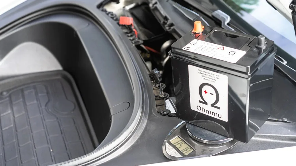 12V auxiliary battery