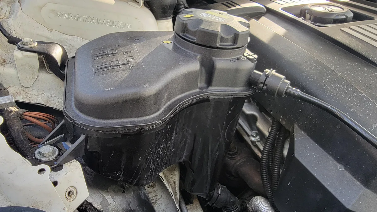 BMW 3 Series coolant leak