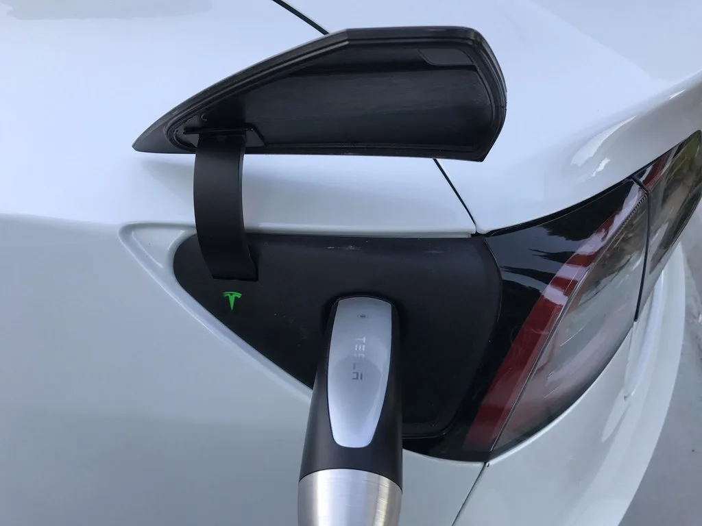 charge port door