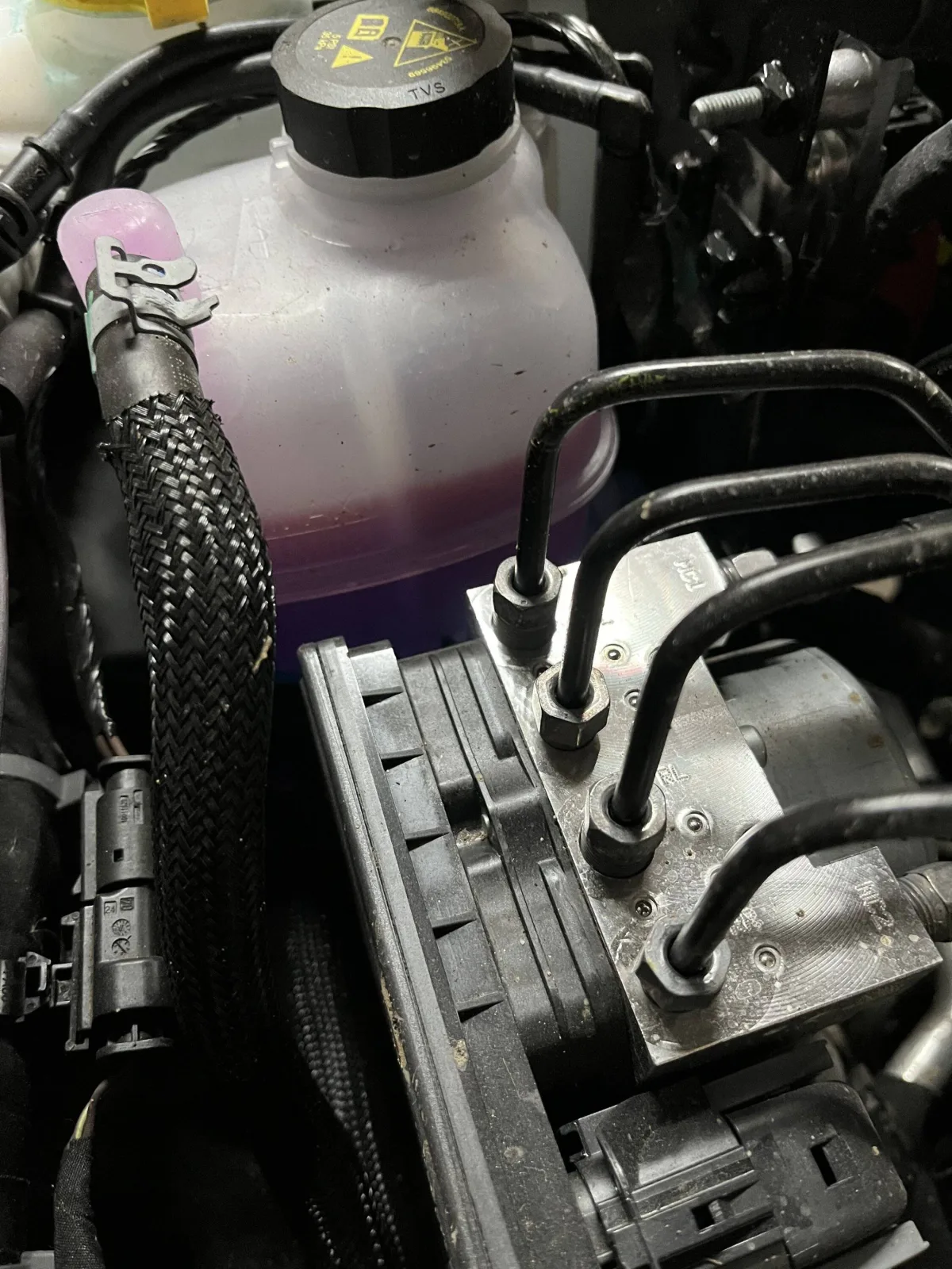 coolant reservoir