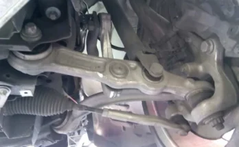 Mercedes C-Class suspension noise