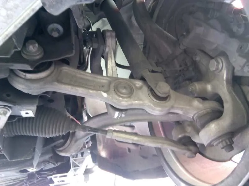 Mercedes C-Class suspension noise