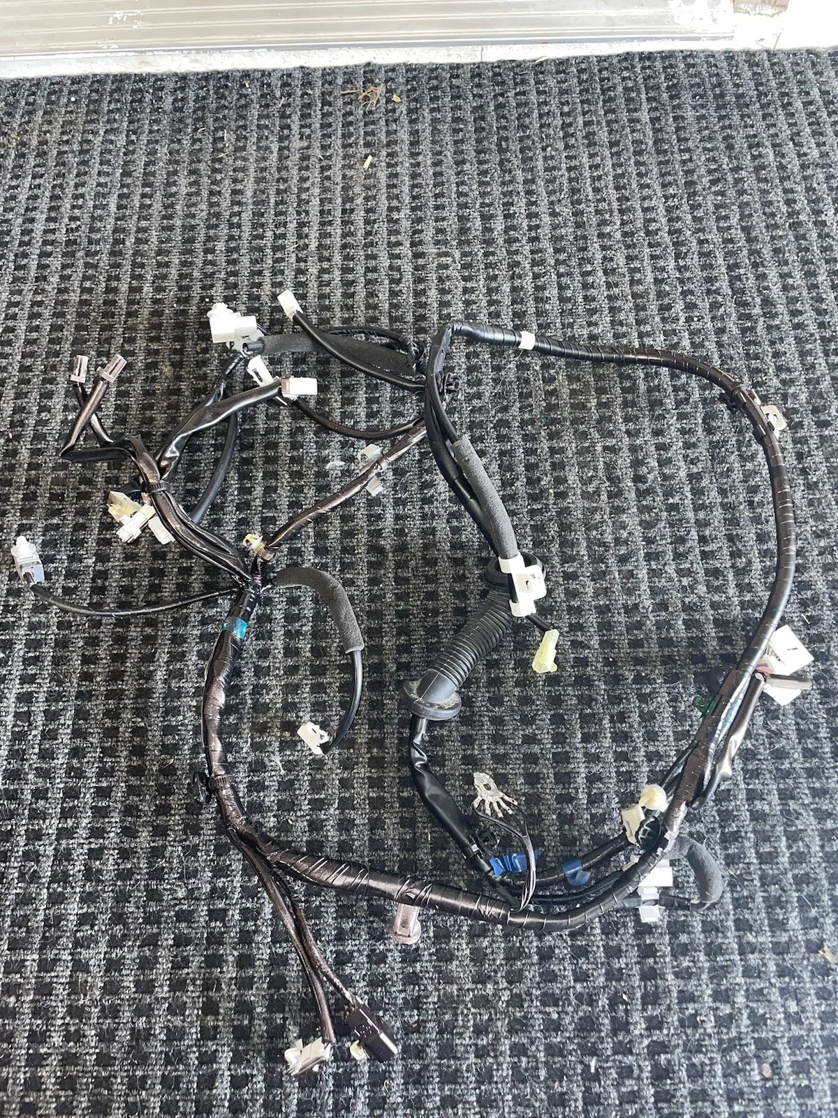 Subaru Outback tailgate wiring harness