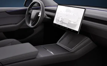 Tesla Model Y screen frozen