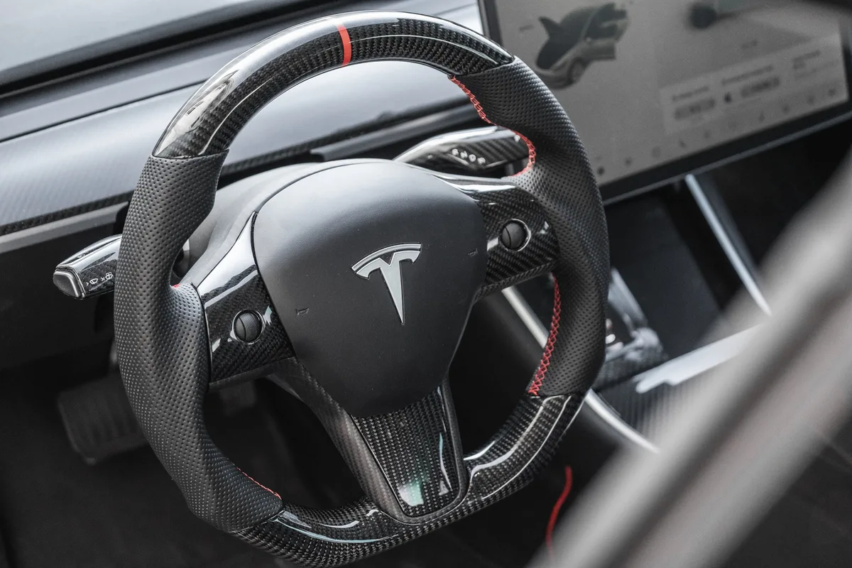 Tesla Model Y steering problem