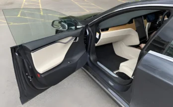 Tesla Model Y window problem